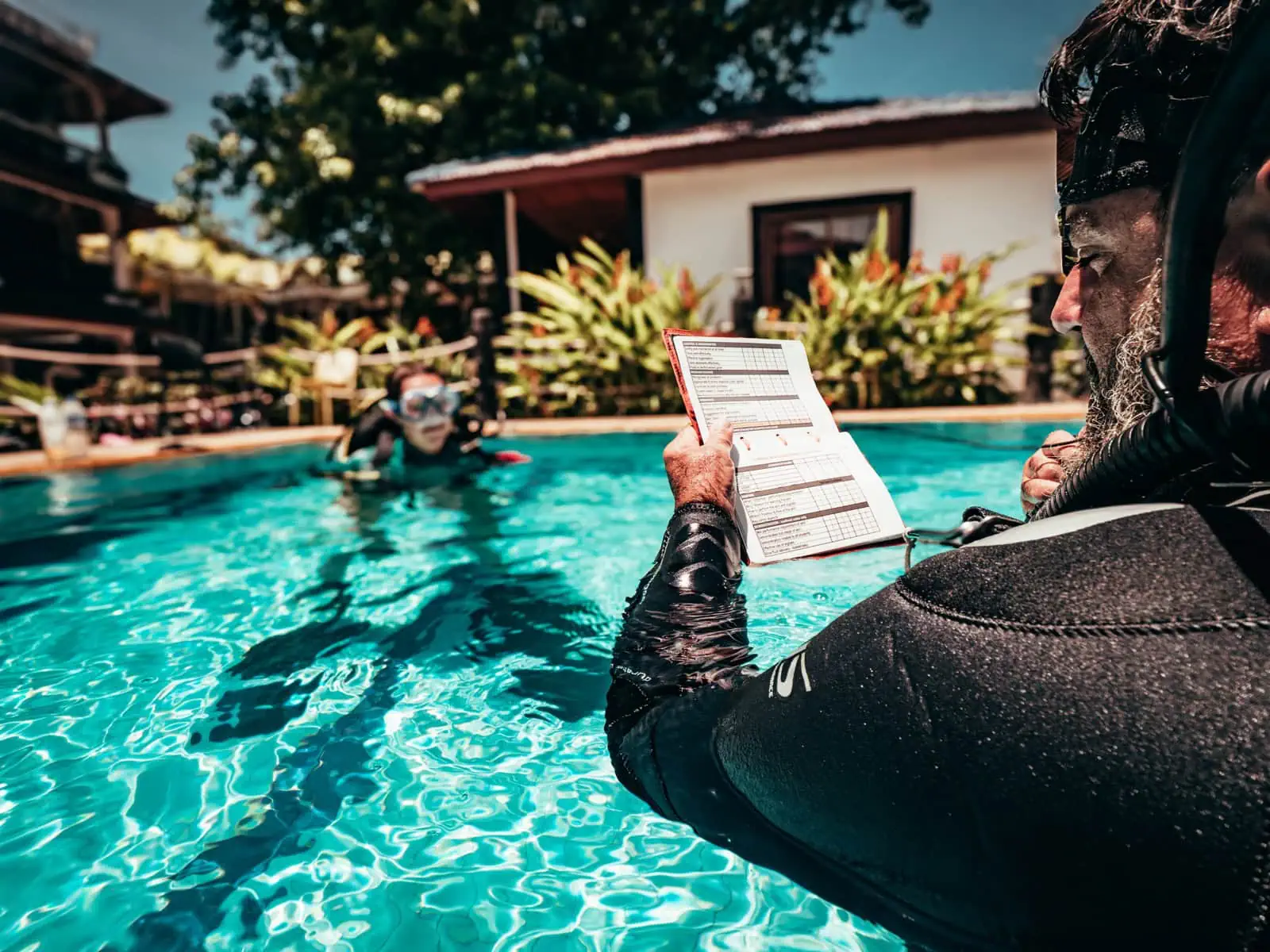Divemaster course pool briefing koh tao